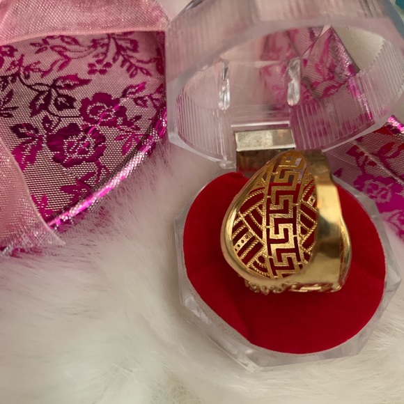 🚫SOLD🚫18Karat Solid Gold ring,size 8. - Picture 6 of 6